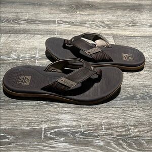 Reef Men's Dark Brown Flip-Flops size 7
